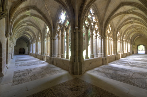 Vista de las pandas este y norte del claustro de la Oliva